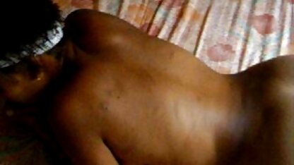 یک زن زیبا با سینه های زیبا عكس سكسى ايرانى برهنه خیابان را با پرداخت مبلغ وعده داده شده قدم می زند