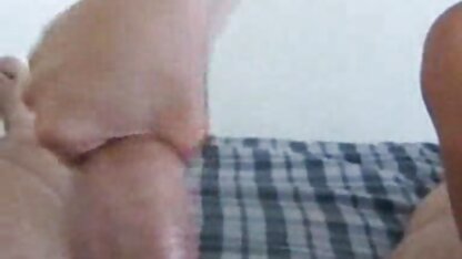 دخترک از استمناء خود پخش کرد عکس های سکسی لخت خارجی و انگشتانش را زیر لباس زیرش زد