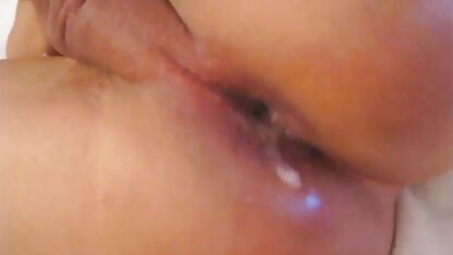 دخترک عکس های سکسی با جوراب توسط دو گره در سوراخ مقعدی محکم گرفت