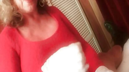 معشوقه نازک سرخ شده با لزبین و استراپون گره خورده در نوک عکس های سکسی سانی لیون سینه های او