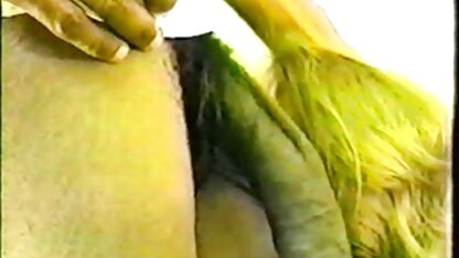 سکس آرام یک زن و شوهر جوان فیلم سکس روز در رختخواب
