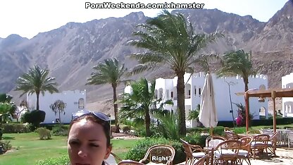 مشکی جوان یک جوراب بالغ را عكس كوس ايرانى در جوراب جلب می کند