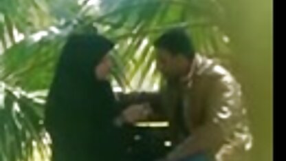 دختر کوچک در مصورهای مختلف عکس سکسی سریال برای مصاحبه گیر کرده بود