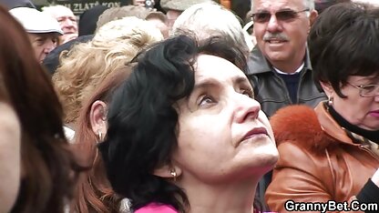 زاغه با نوک عکس جدید سکسی خارجی سینه های بزرگ از زحمت او جدا شد